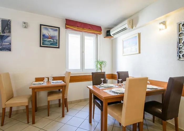 Jidro Aparthotel Traù