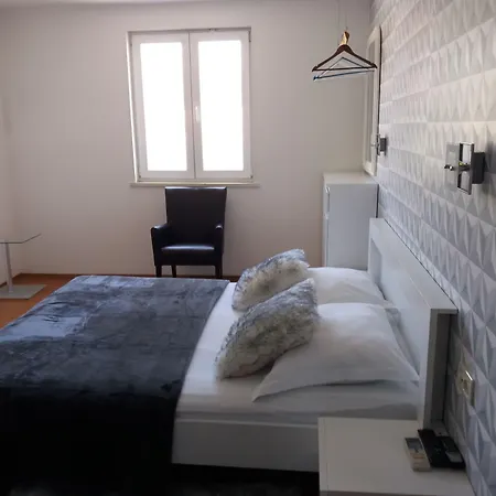 Jidro 3* Трогір