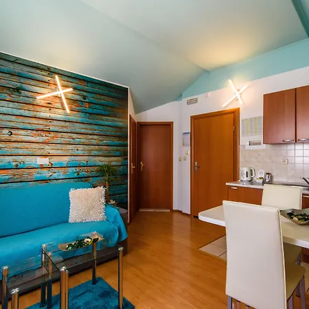 Jidro Hotel apartamentowy Trogir