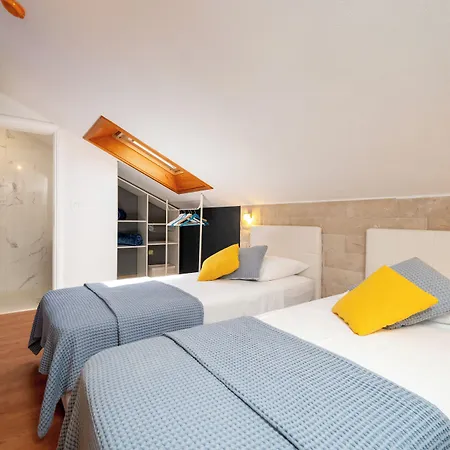 Aparthotel Jidro