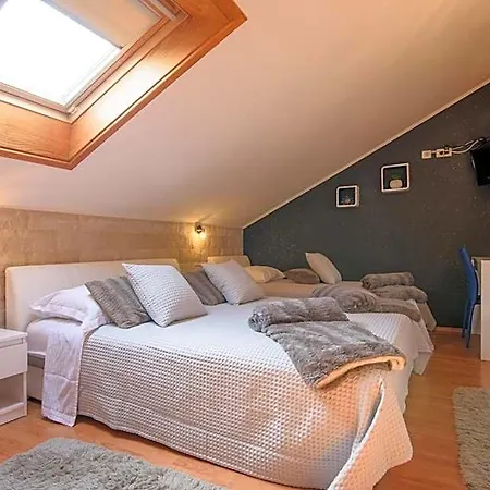 Jidro Aparthotel 3*