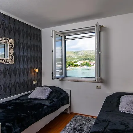 Jidro Hotel apartamentowy Trogir