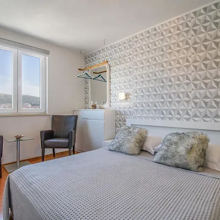 Lejlighedshotel Jidro 3*